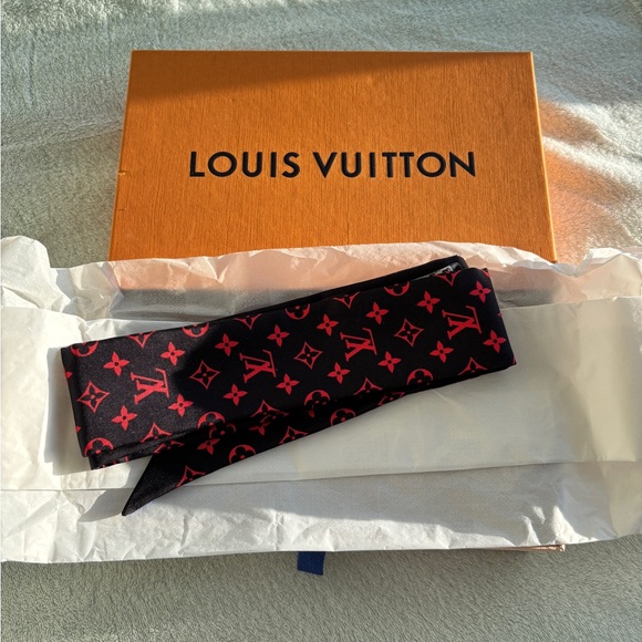 Louis Vuitton Band Tribute to Alma Noir - Picture 3 of 10